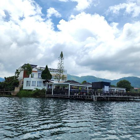 Purnama Balige Hotel Exterior foto