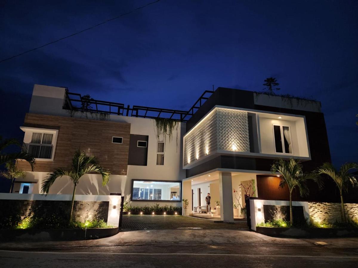 Purnama Balige Hotel Exterior foto