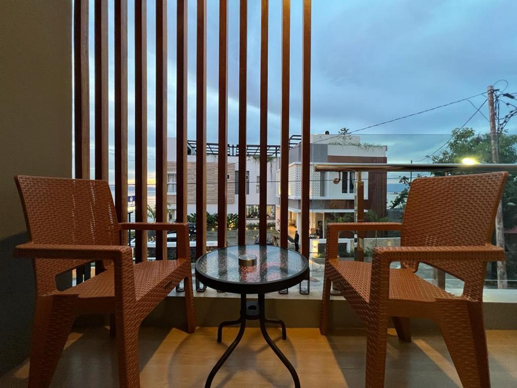Purnama Balige Hotel Exterior foto