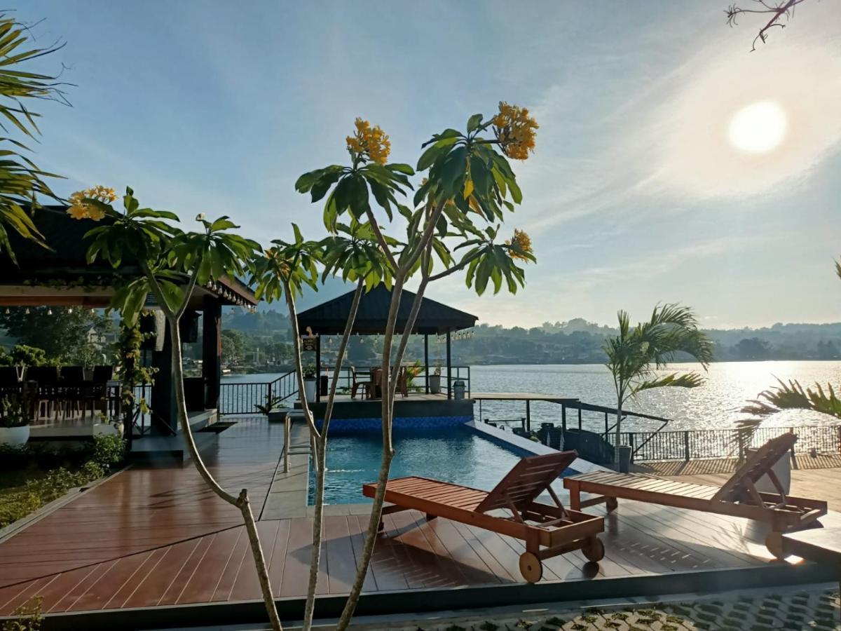 Purnama Balige Hotel Exterior foto